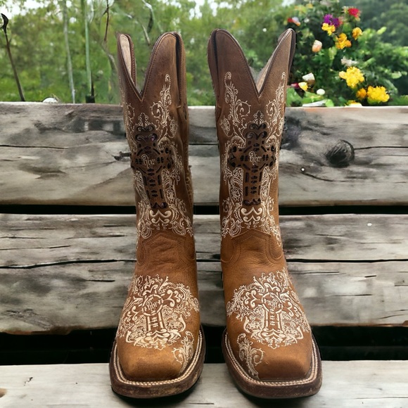 Dusty Rocker Boots - Picture 3 of 12